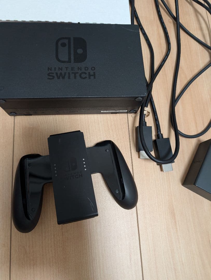 Nintendo Switch本体 +Joy-Con +ソフト2本
