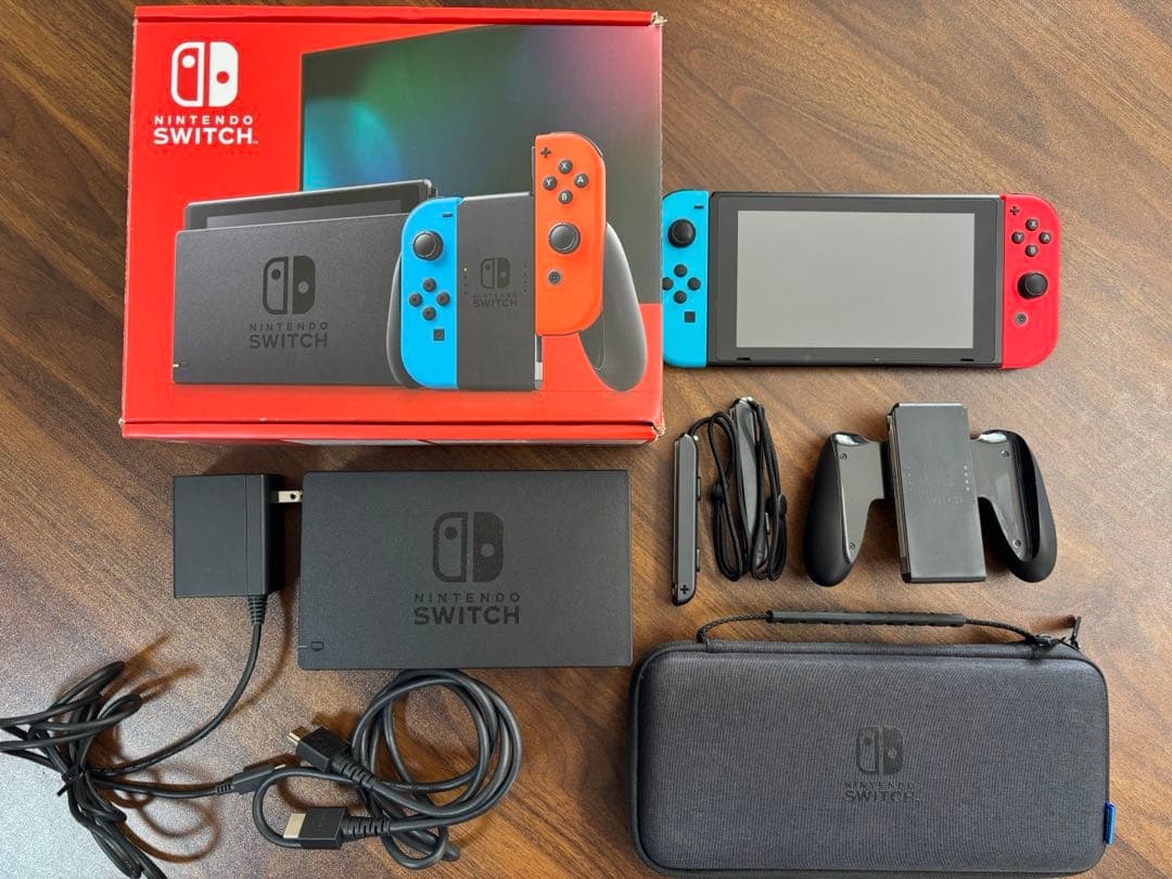 【美品】Nintendo Switch 本体 青/赤ジョイコン ケース付き