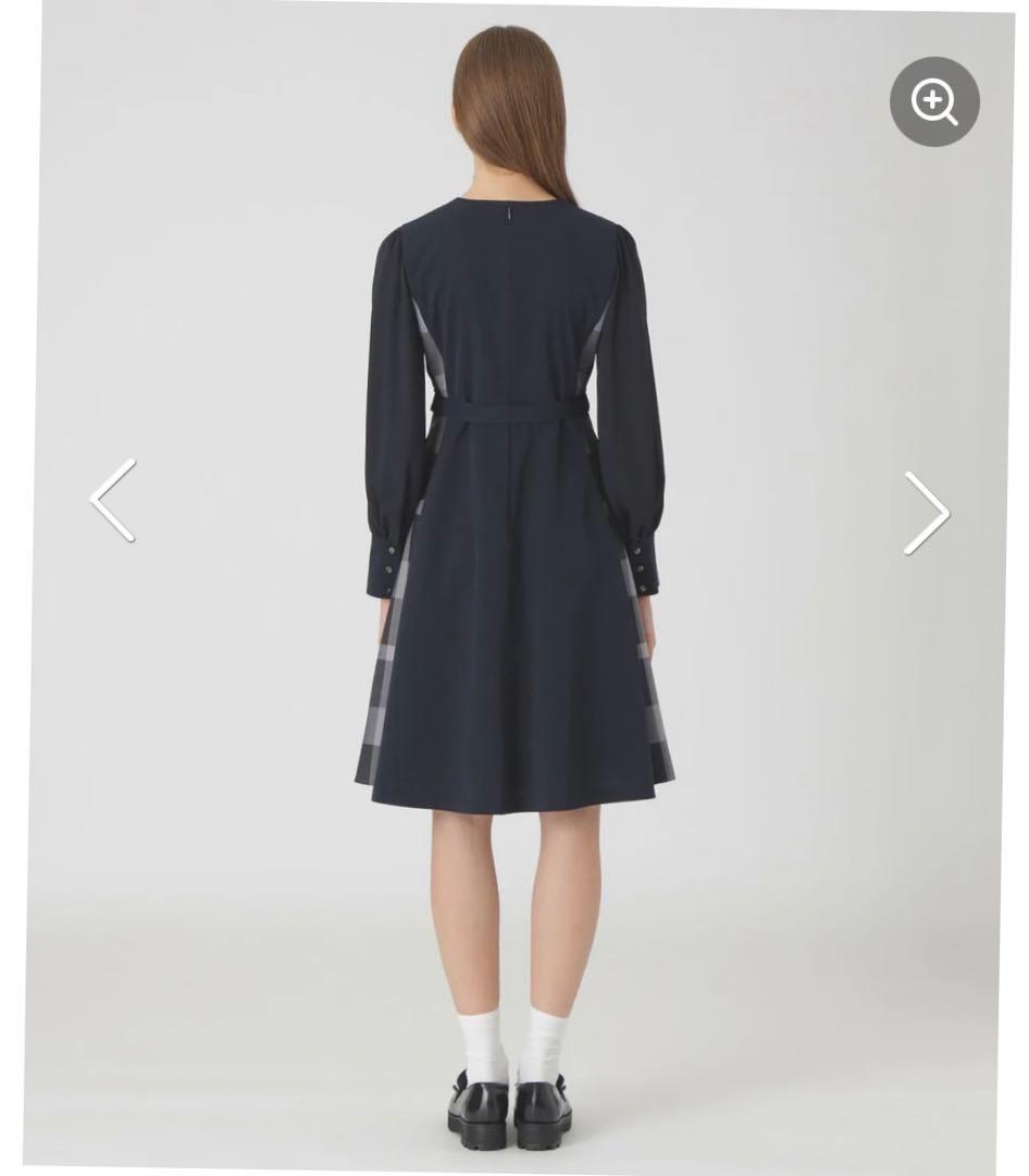 ブルーレーベルクレストブリッジ　紺　ワンピース