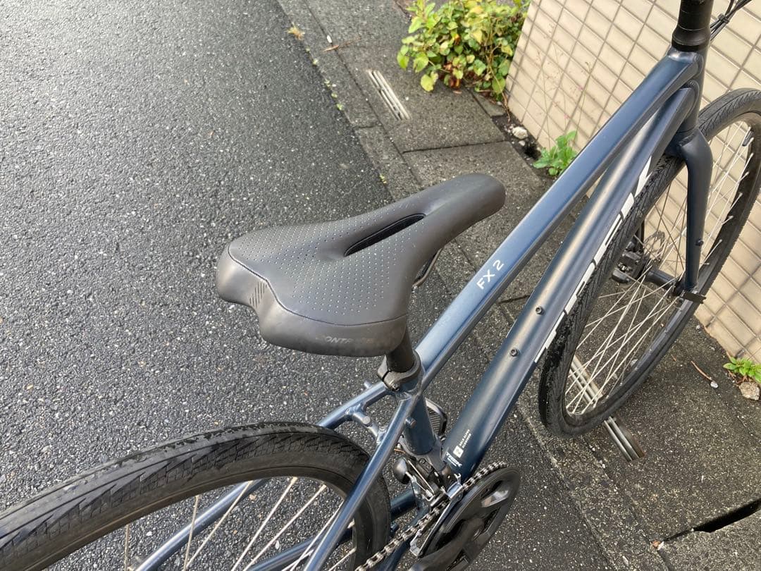 美品 2022年8月購入 トレック TREK FX 2 Disc Gen 3