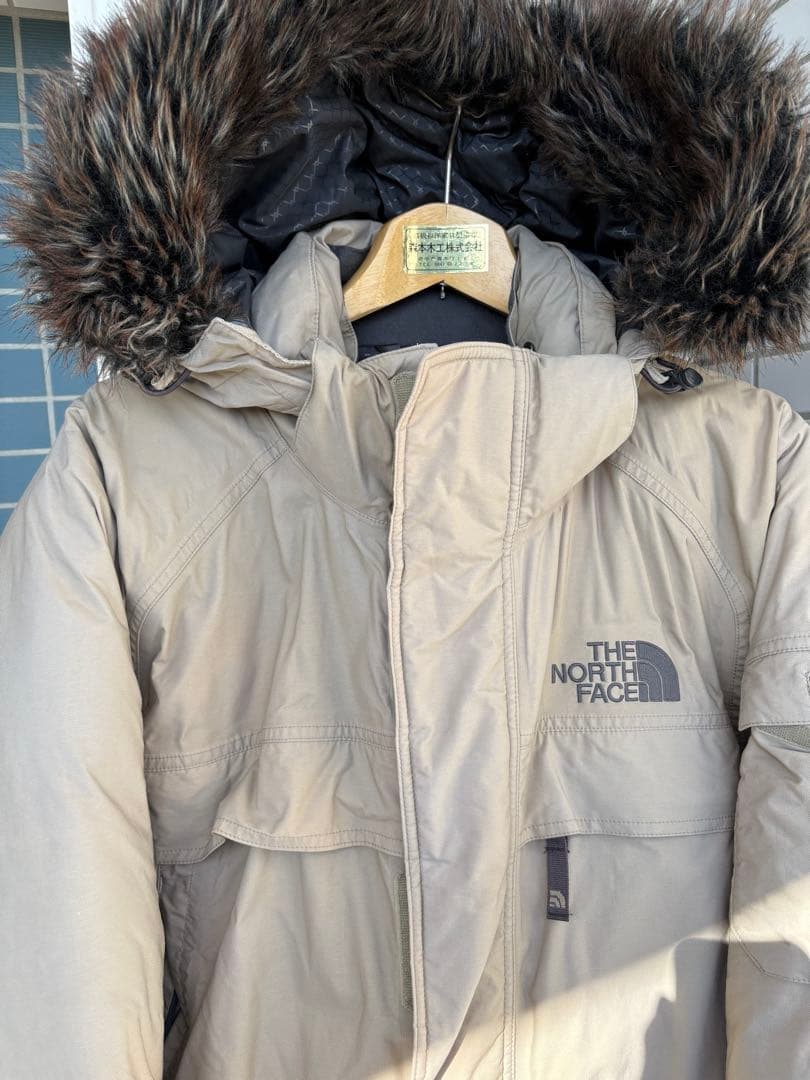THE NORTH FACE ベージュダウンジャケット
