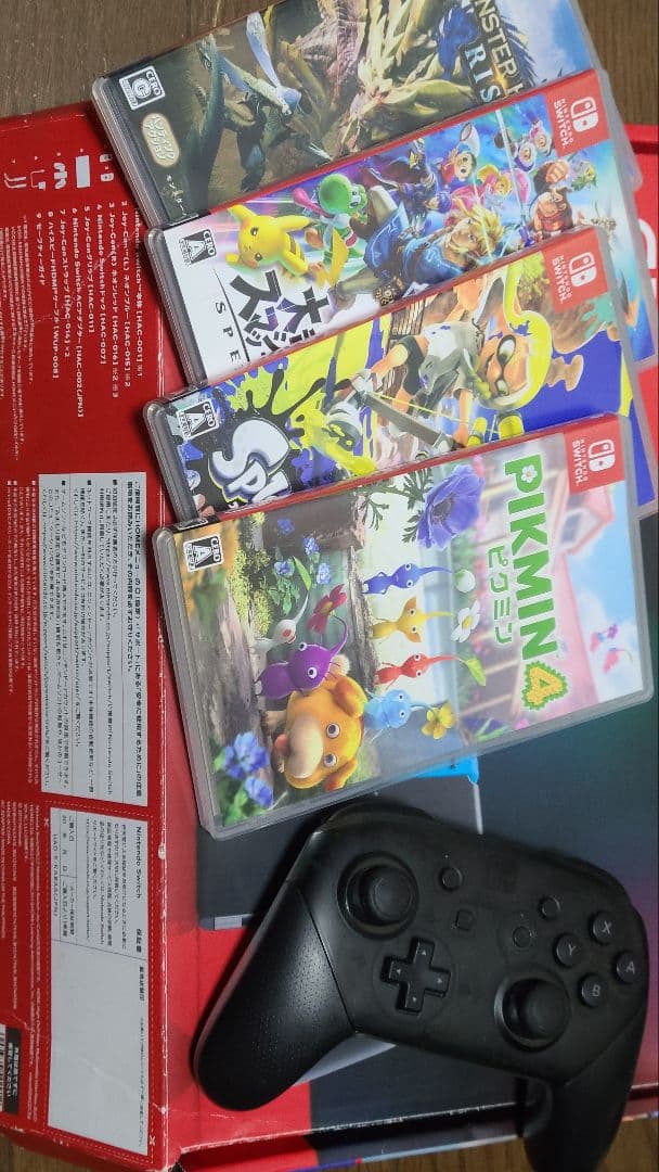 任天堂スイッチ　プロコン　　スプラ　ピクミン　モンハン　スマブラ