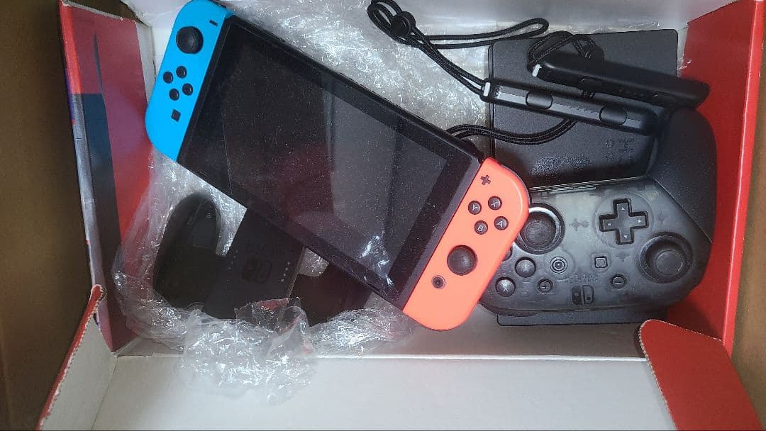 任天堂スイッチ　プロコン　　スプラ　ピクミン　モンハン　スマブラ