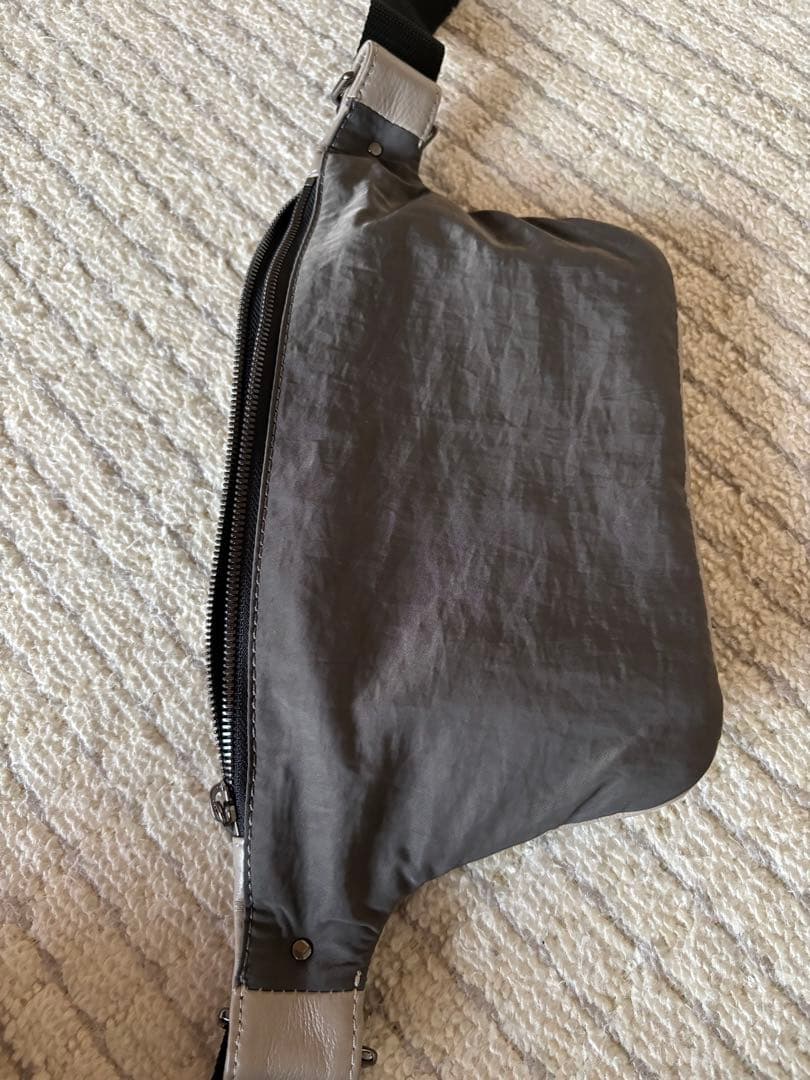 PRIDE BISグレーウエストポーチ フロントポケット付き