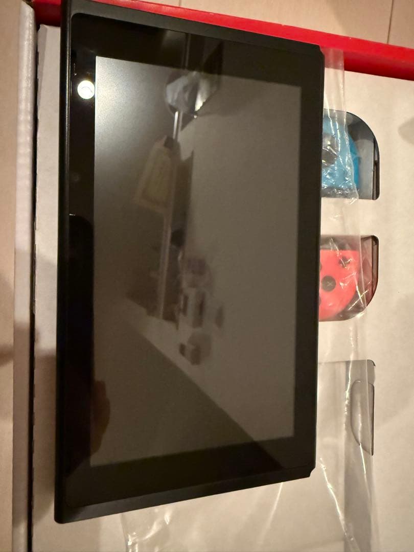 Nintendo Switch ニンテンドースイッチ本体　ネオンレッドブルー