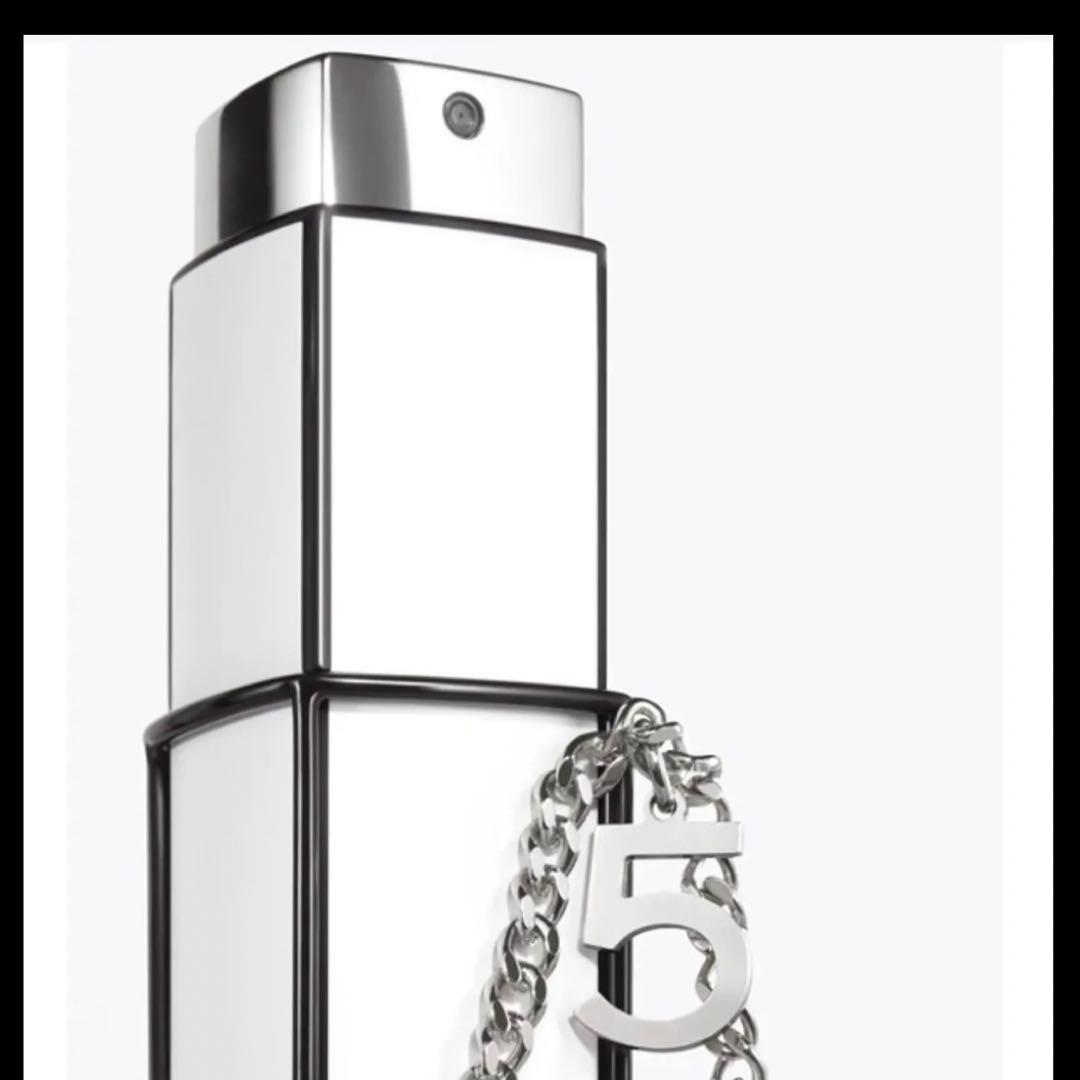 CHANEL 2024ホリデー限定 N°5 香水　チャーム・チェーン付き