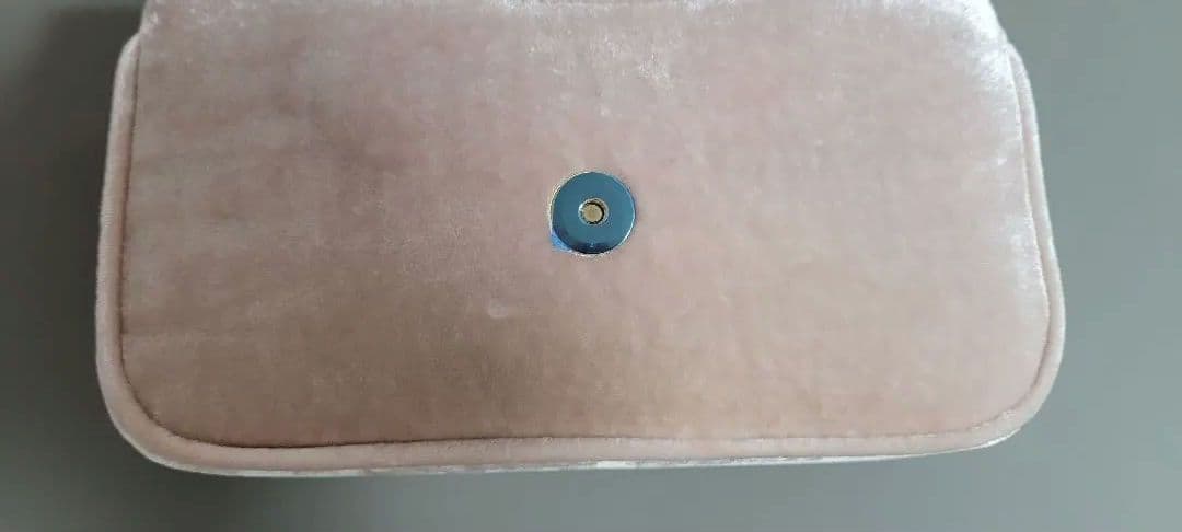 ロジェヴィヴィエ クラッチ ピンク