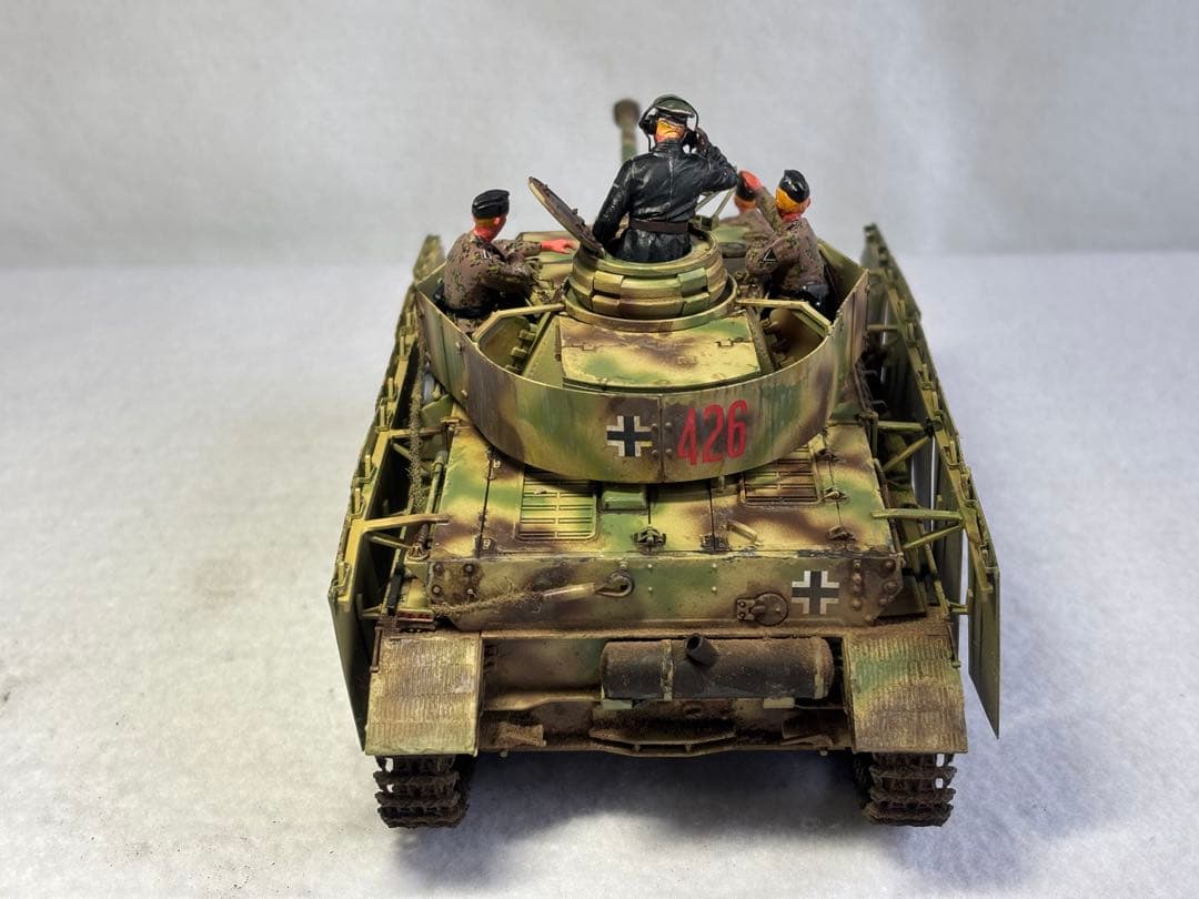 １／３５ドイツ軍４号戦車プラモデル完成品