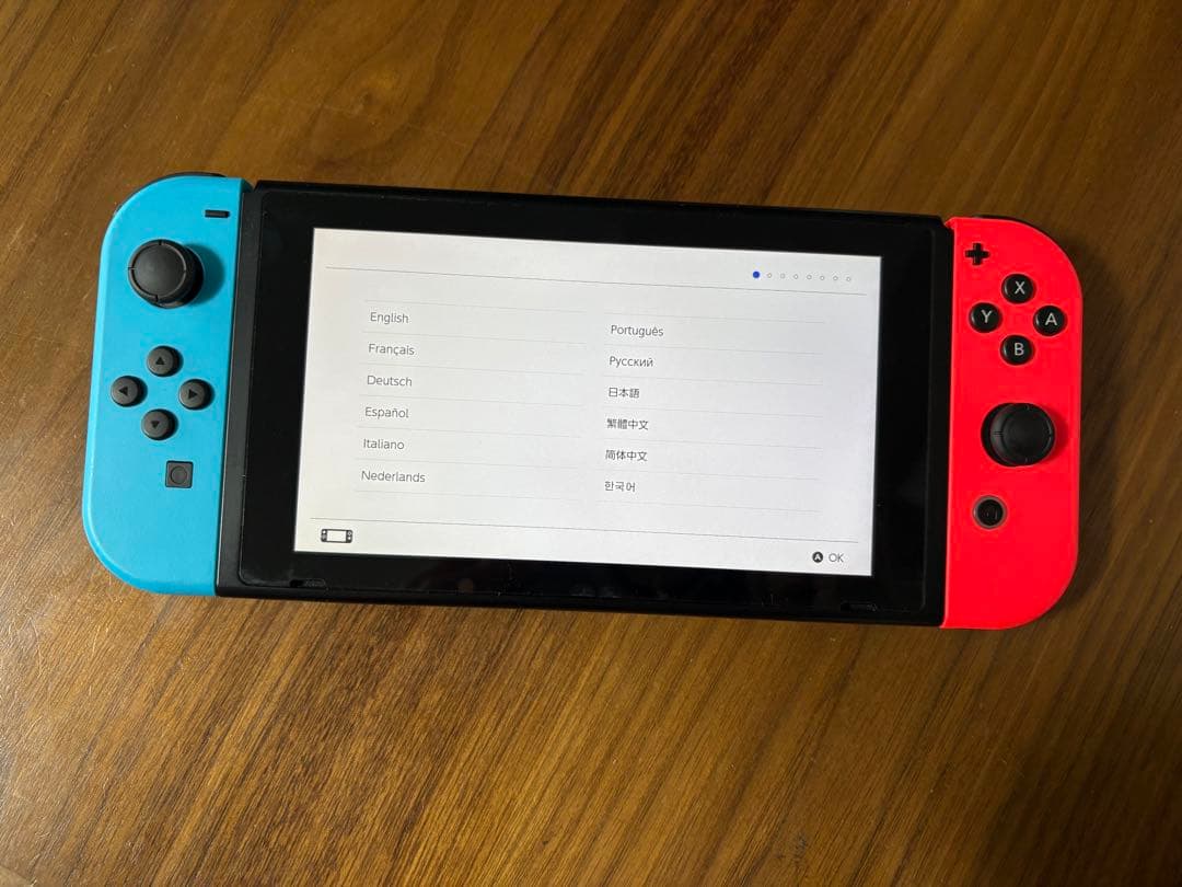 【美品】Nintendo Switch 本体 ネオンブルー・ネオンレッド