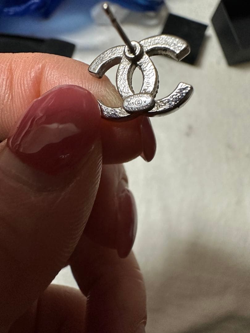 CHANEL シルバー ロゴデザイン ピアス