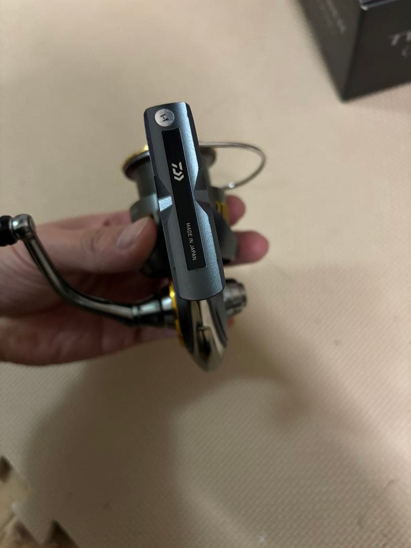 DAIWAairity pclt3000xh スピニングリール ブラックゴールド