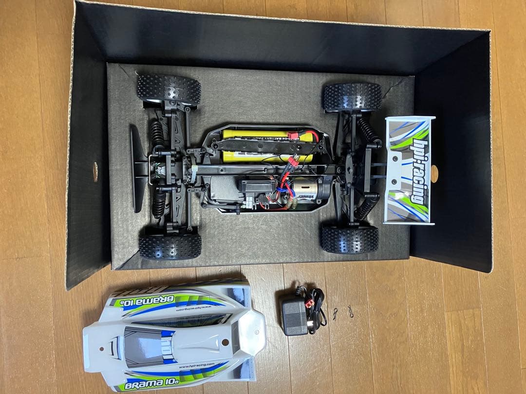 BRAMA 10B 4WD RTR ラジコンカー