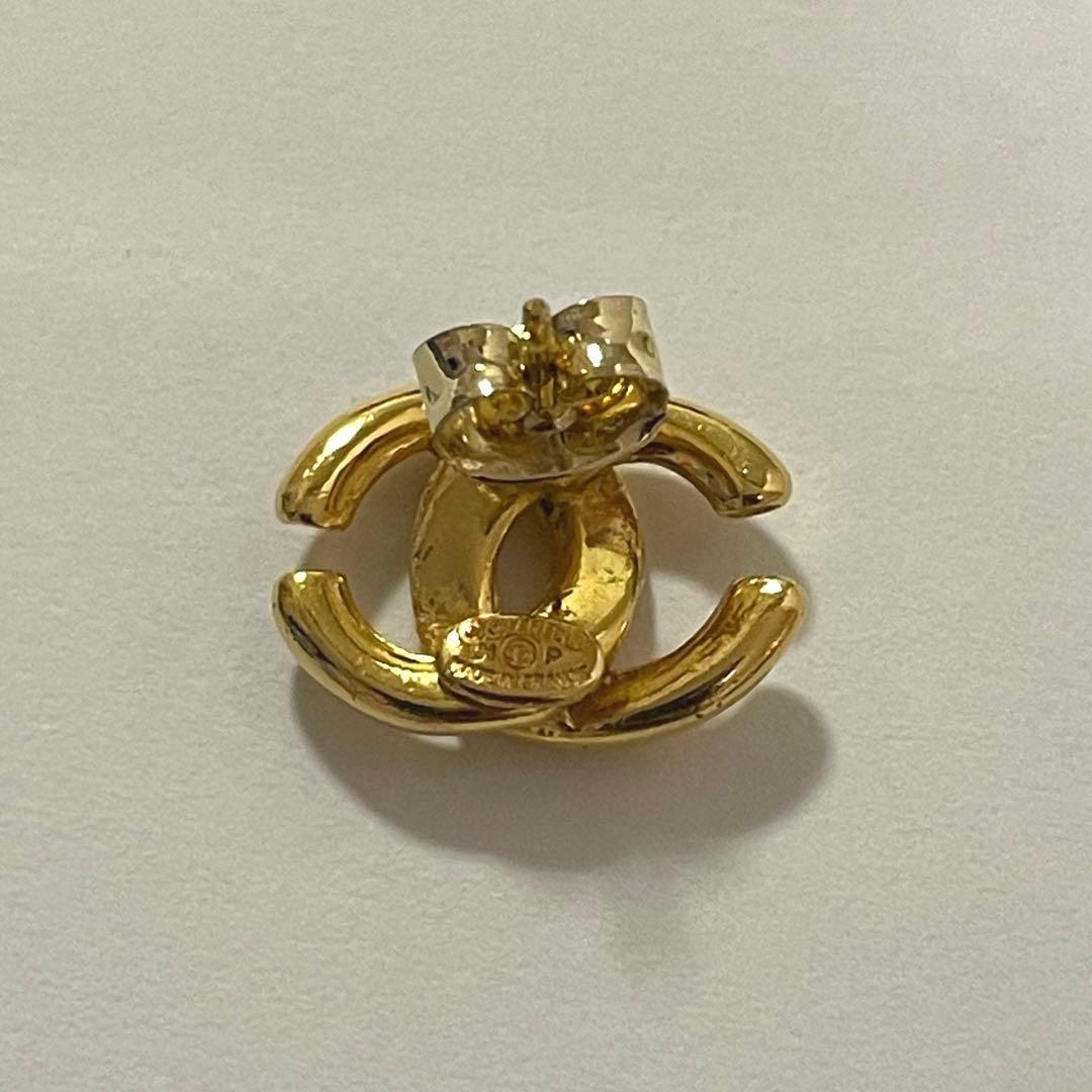 極美品【片耳】 CHANEL ココマーク ピアス ゴールド　01 P 刻印あり