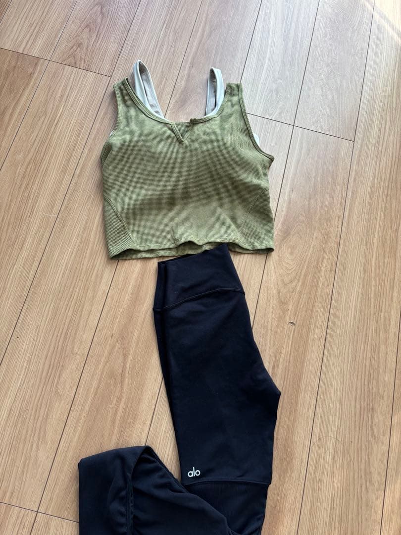 alo yoga アロヨガ ロング丈 リブレギンス ブラック M