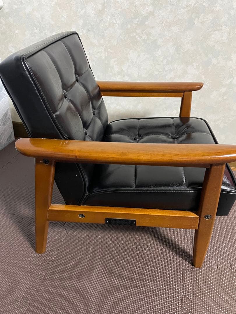 カリモク60 Kチェアミニ　子供用 1人掛けソファ 黒