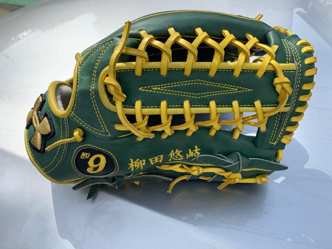 柳田悠岐　グローブ