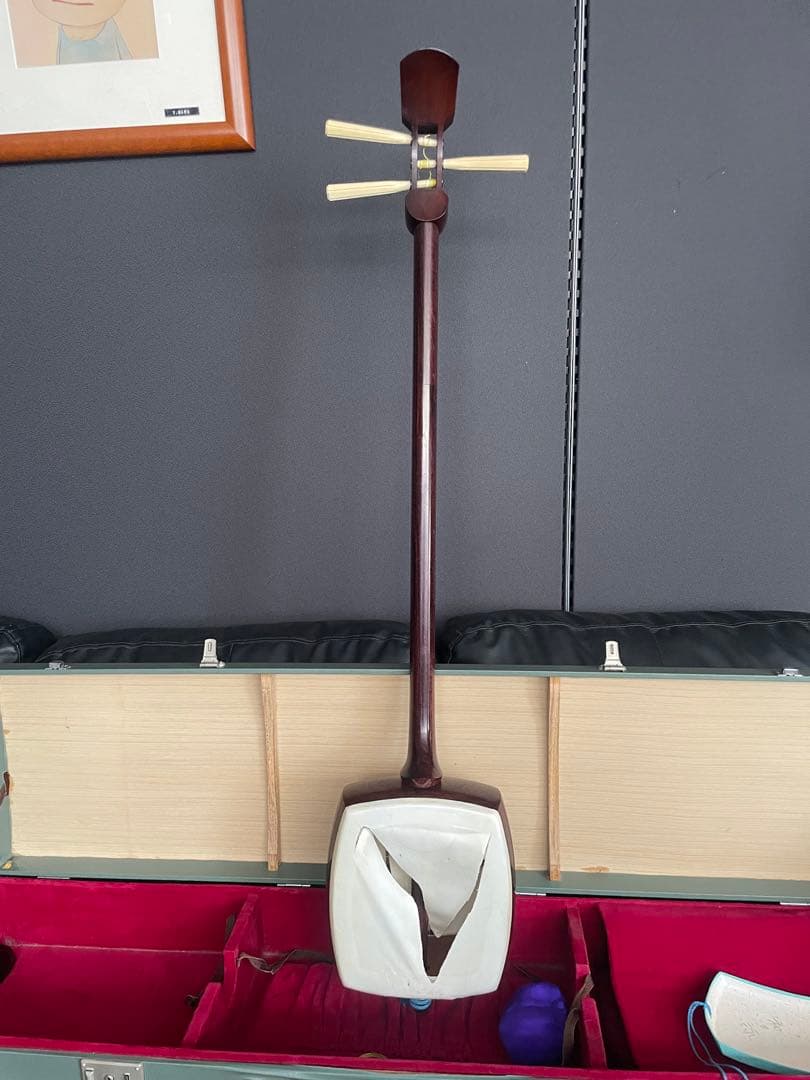 三味線 紅木子持綾杉金細 二枚溝極上天然素材 バチケース付き　糸巻バチ天然素材