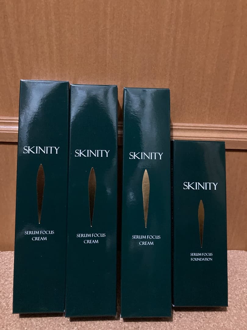 10/2までの特価！　スキニティーセラムフォーカスクリーム &ファンデーション