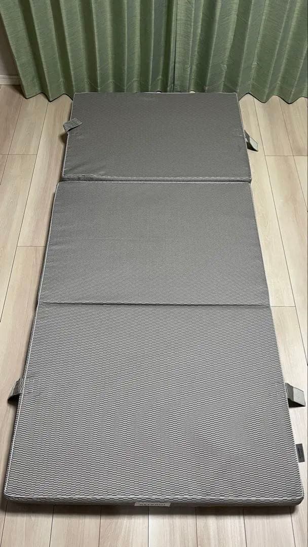 【美品】ムアツ マットレス アコハード　シングル　三つ折り　グレー