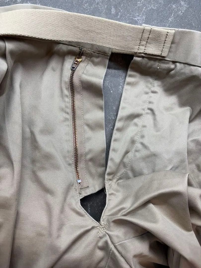 メゾンエウレカMAISON EUREKA チノパンツ