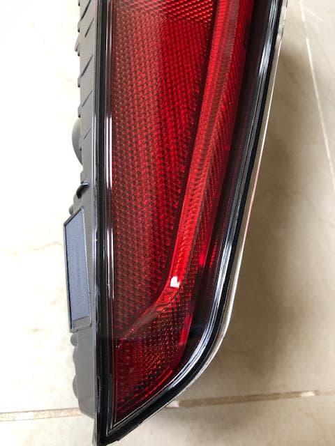 ＜新品・未使用＞プリウス50系前期テールランプ左下