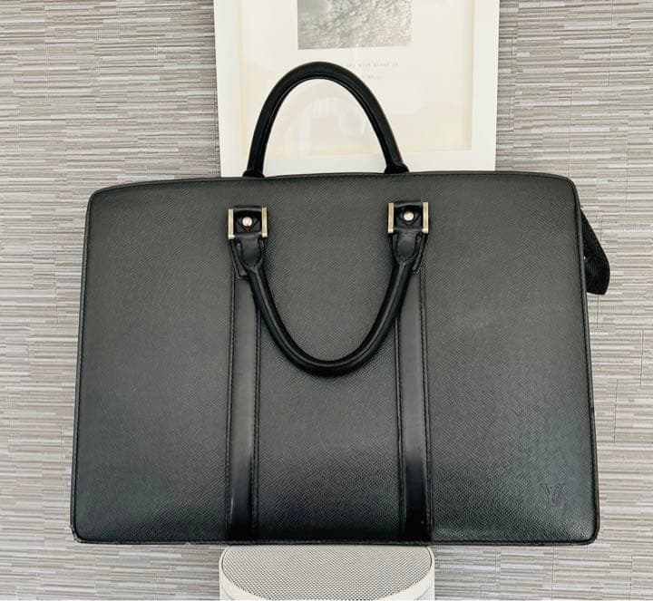 ルイヴィトン タイガ ポルトドキュマン ロザン ビジネスバッグ