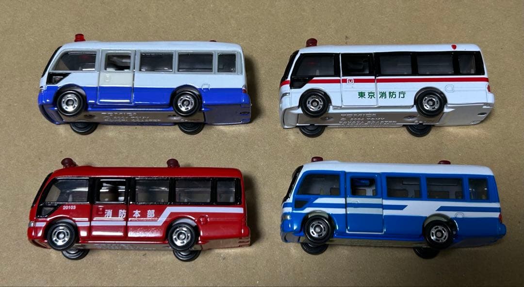 トミカ トヨタ コースター 4台セット