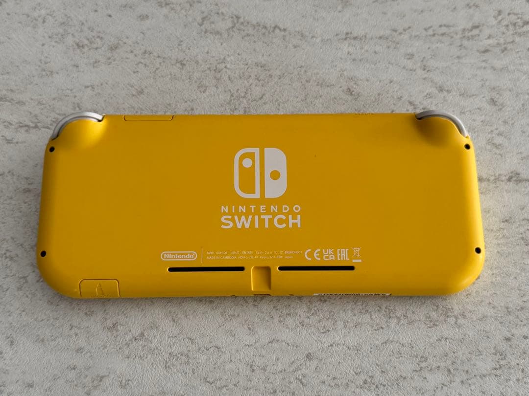 Nintendo Switch Lite イエロー 本体と充電器付き