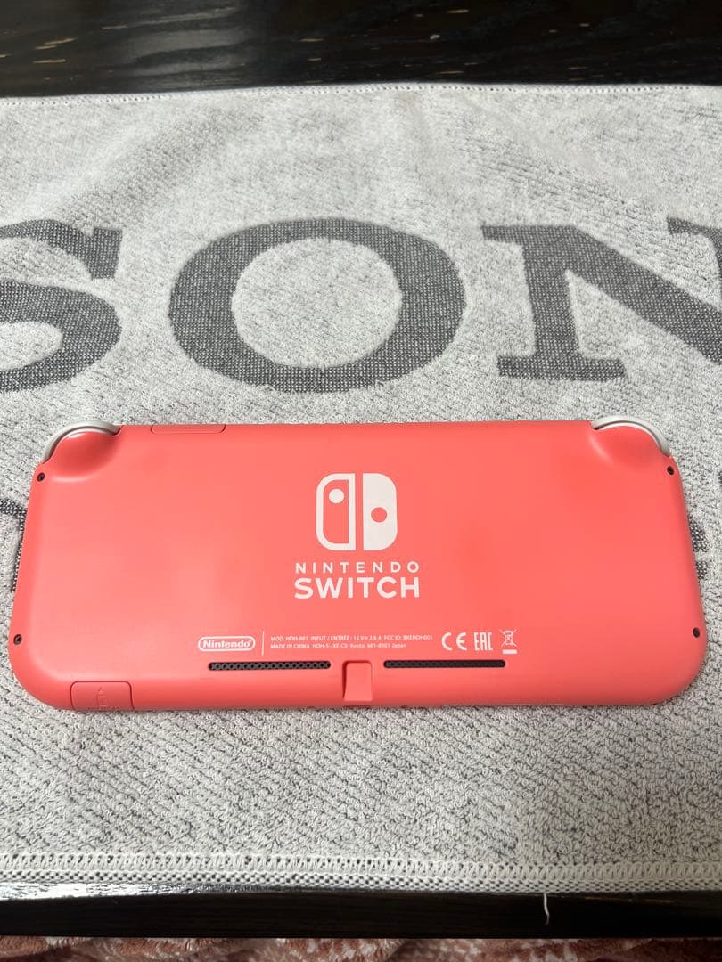 Nintendo switch Lite コーラルピンク