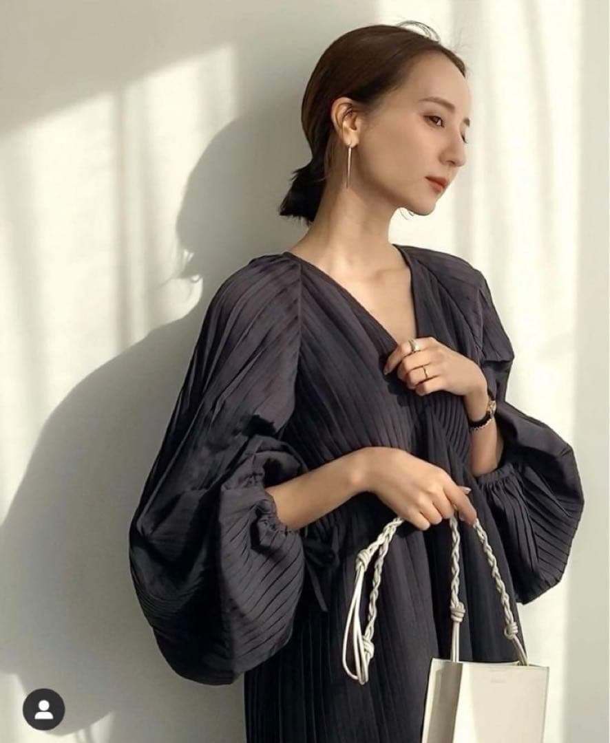 louren プリーツワンピースall pleats volume dress