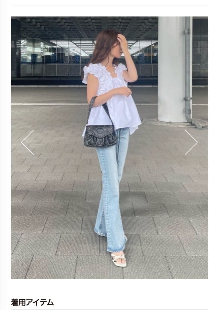 新品未使用‼️大人気2025 夏 moussy フリル付き ショルダートップス