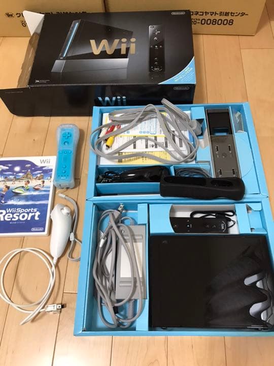 NINTENDO wii コントローラー二個　wii スポーツリゾート