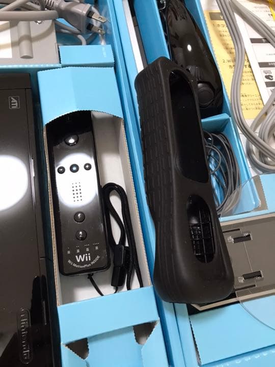 NINTENDO wii コントローラー二個　wii スポーツリゾート