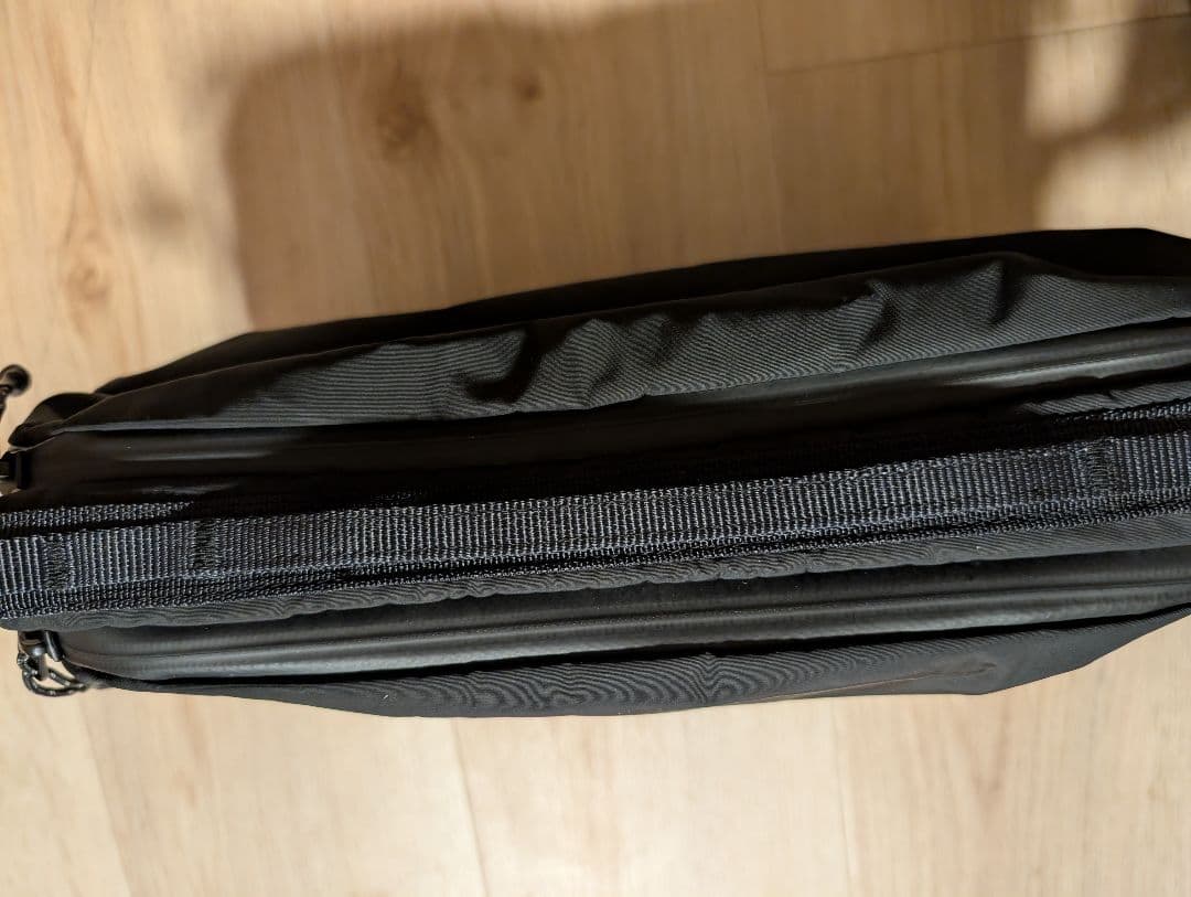 即発送☆美品　トポロジー　ボトルサコッシュ ラージ