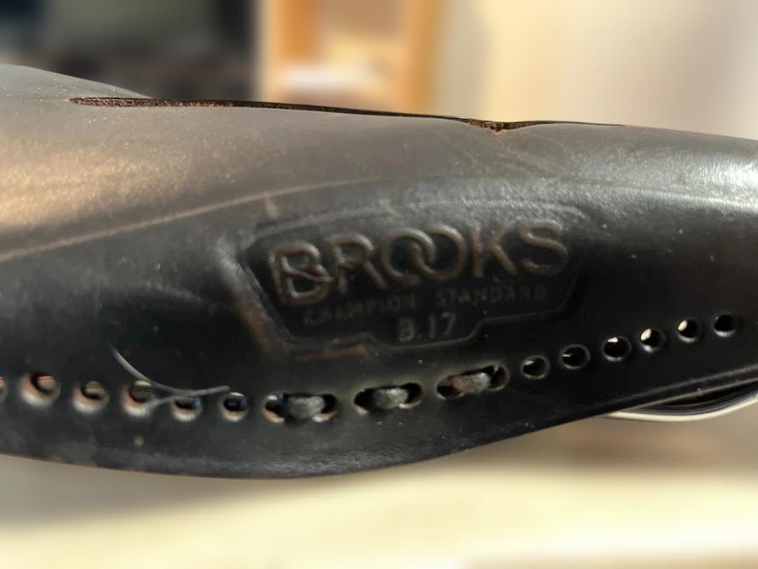 BROOKS B17 CARVED レザーサドル