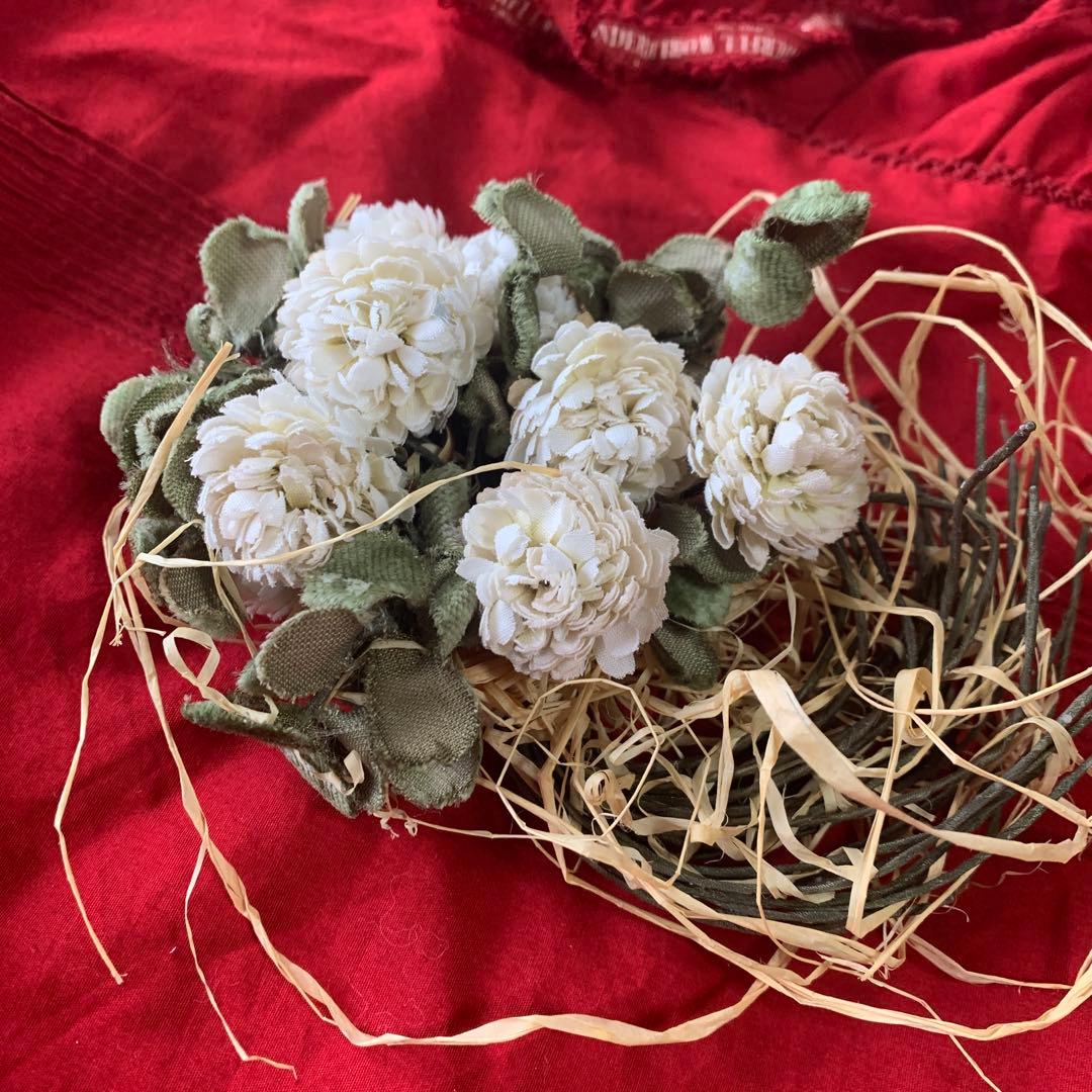 白詰草コサージュ　ワンダフルワールド