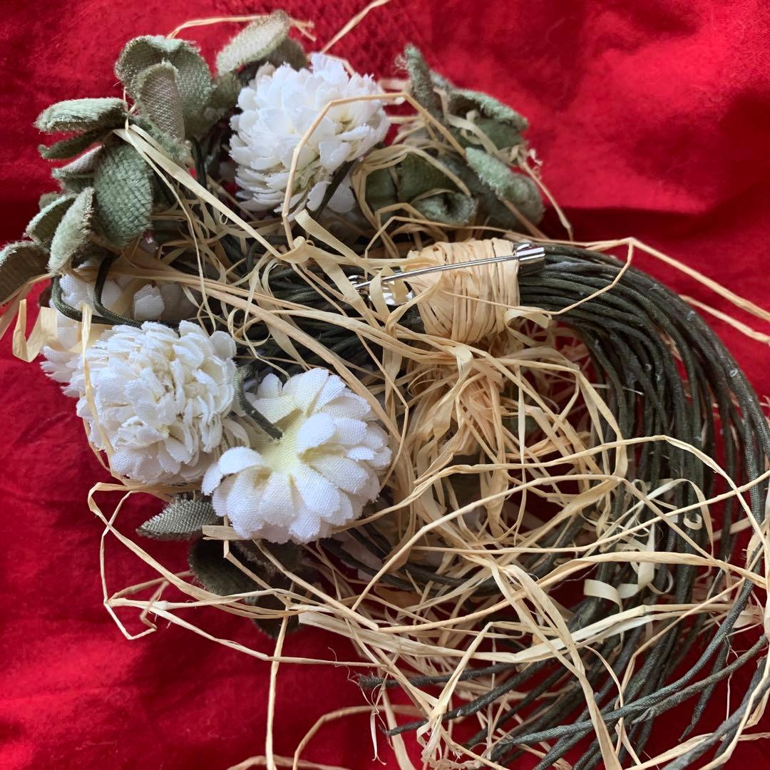 白詰草コサージュ　ワンダフルワールド