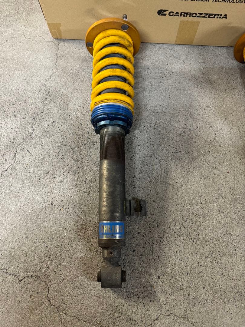 マツダRX-7 FD3S用の OHLINS サスペンション