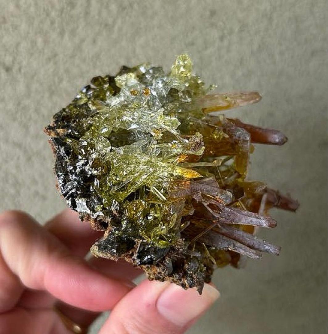 希少色 希少鉱物 ジンカイト 博物館クラス 黄緑色結晶