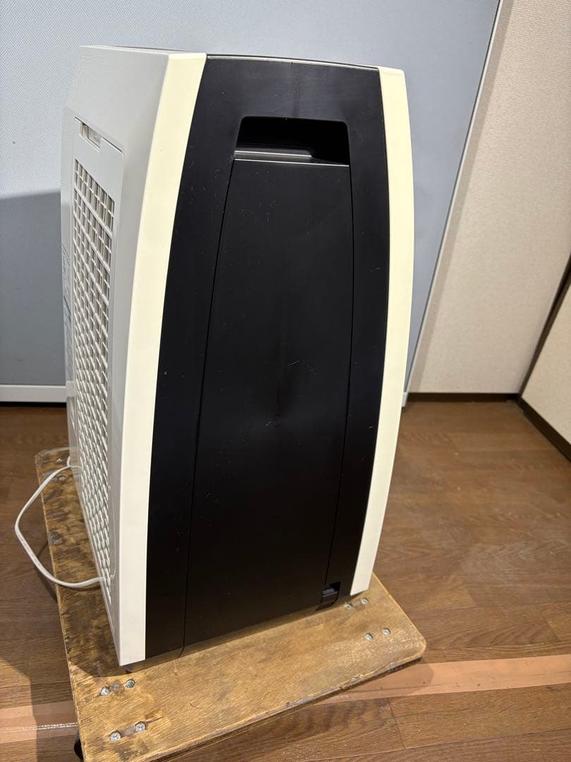 SHARP 除湿加湿空気清浄機 プラズマクラスター　KC--HD70-W