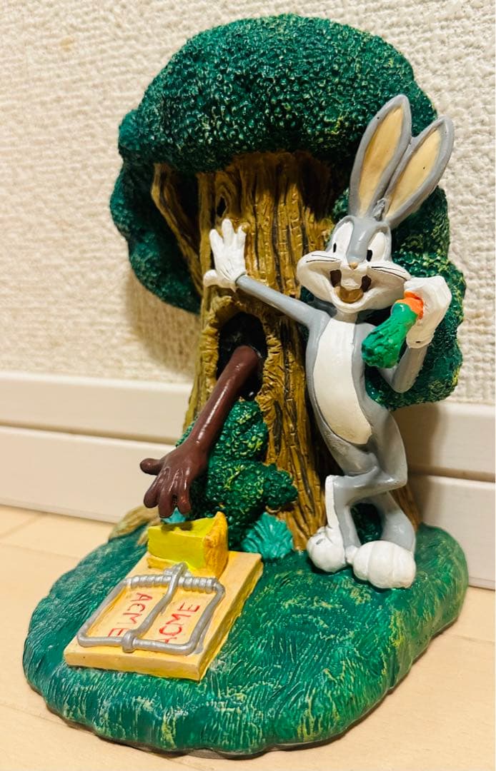 【LOONEY TUNES】ルーニー・テューンズ　バックスバニーブックスタンド