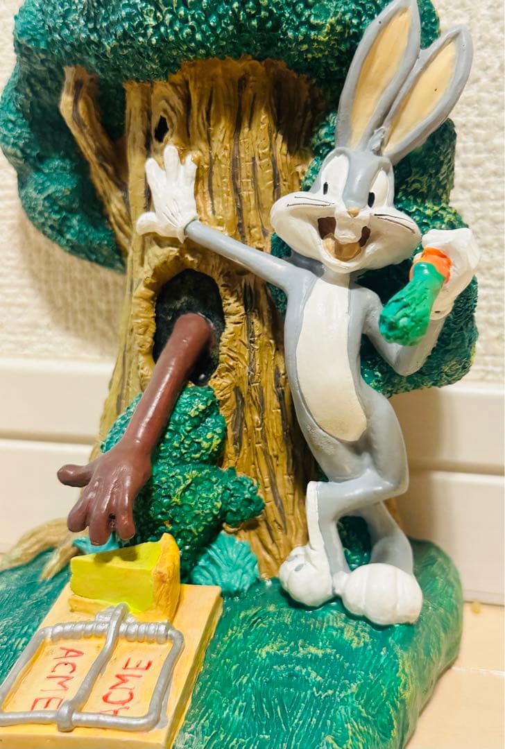 【LOONEY TUNES】ルーニー・テューンズ　バックスバニーブックスタンド