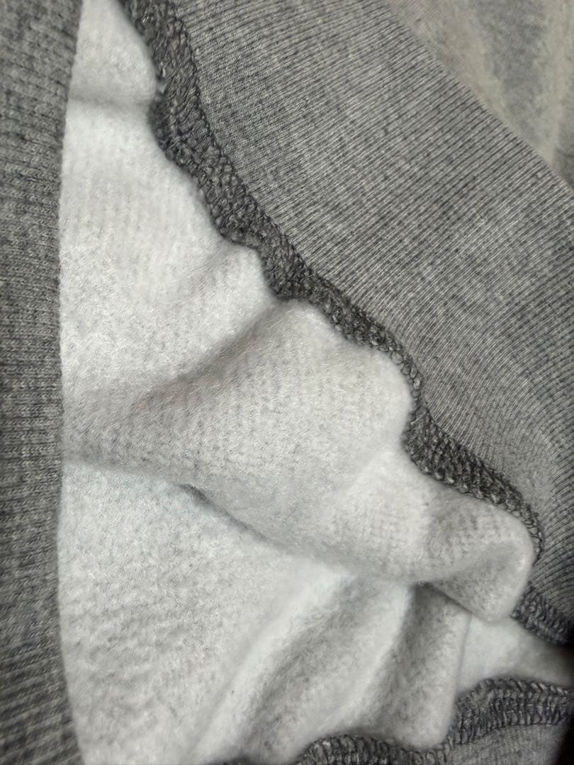 STUSSY ステューシー　スウェット