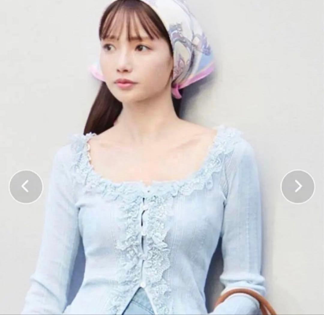 SNIDEL Sustainableフリルニットプルオーバー　ライトブルー