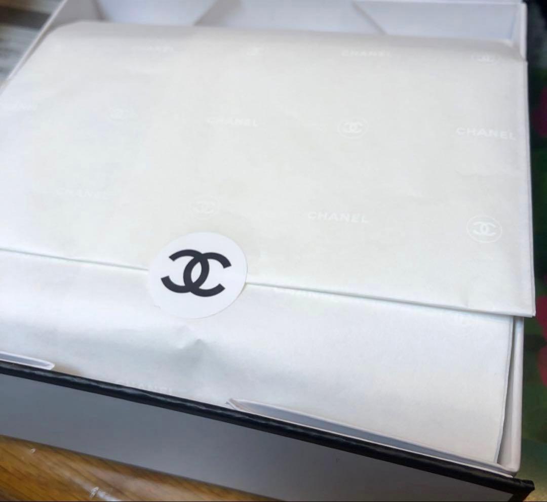 新品未使用　CHANEL N°5 L'EAU ハンドクリーム ギフトボックス付き