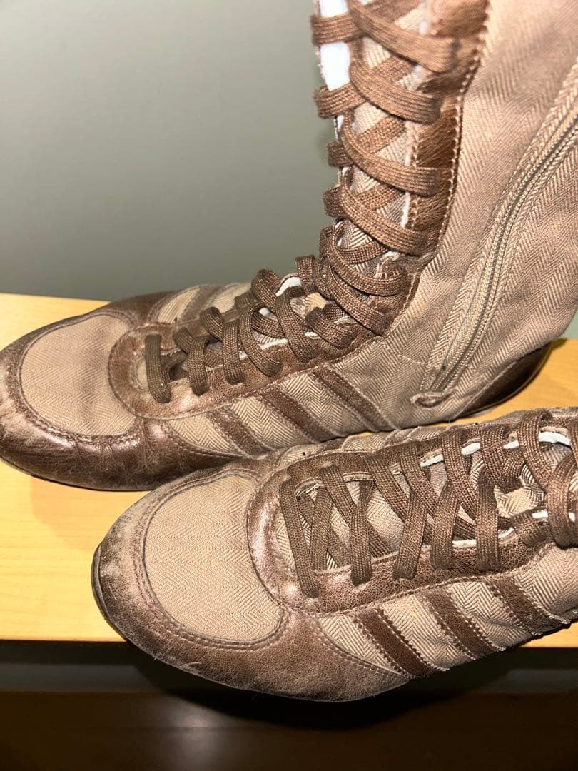 adidas MIDIRU HI ブーツ　ブラウン