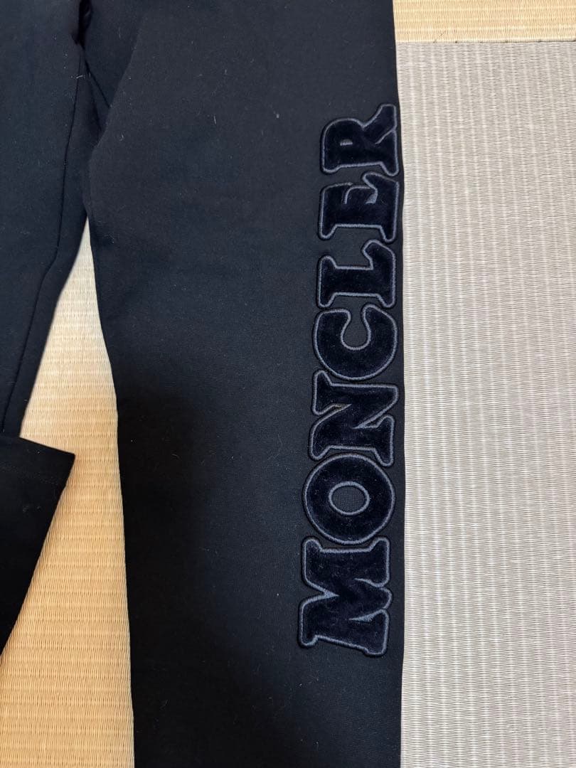 値下げ不可⭐︎美品モンクレール⭐︎ロゴ入りレギンス　ブラック