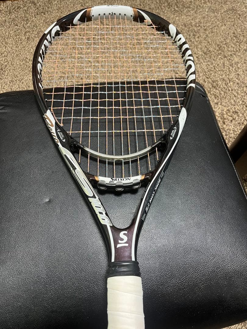 Srixon Revo CS 10.0 テニスラケット グリップ2