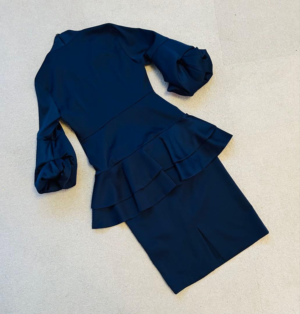◇未使用美品◇レジィーナロマンティコ　ネイビーパフスリーブワンピース ◇