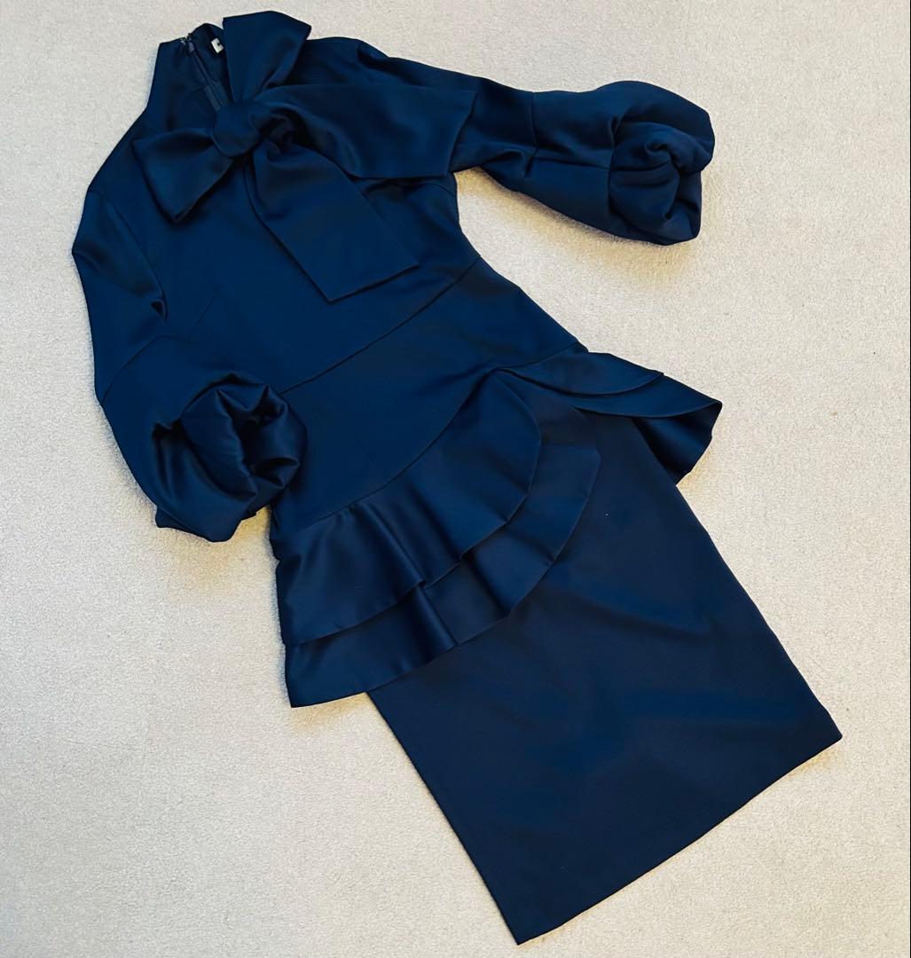 ◇未使用美品◇レジィーナロマンティコ　ネイビーパフスリーブワンピース ◇